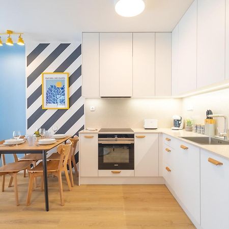 Yellow Apartment - Balcony, Free Parking, By Gravity פראג מראה חיצוני תמונה