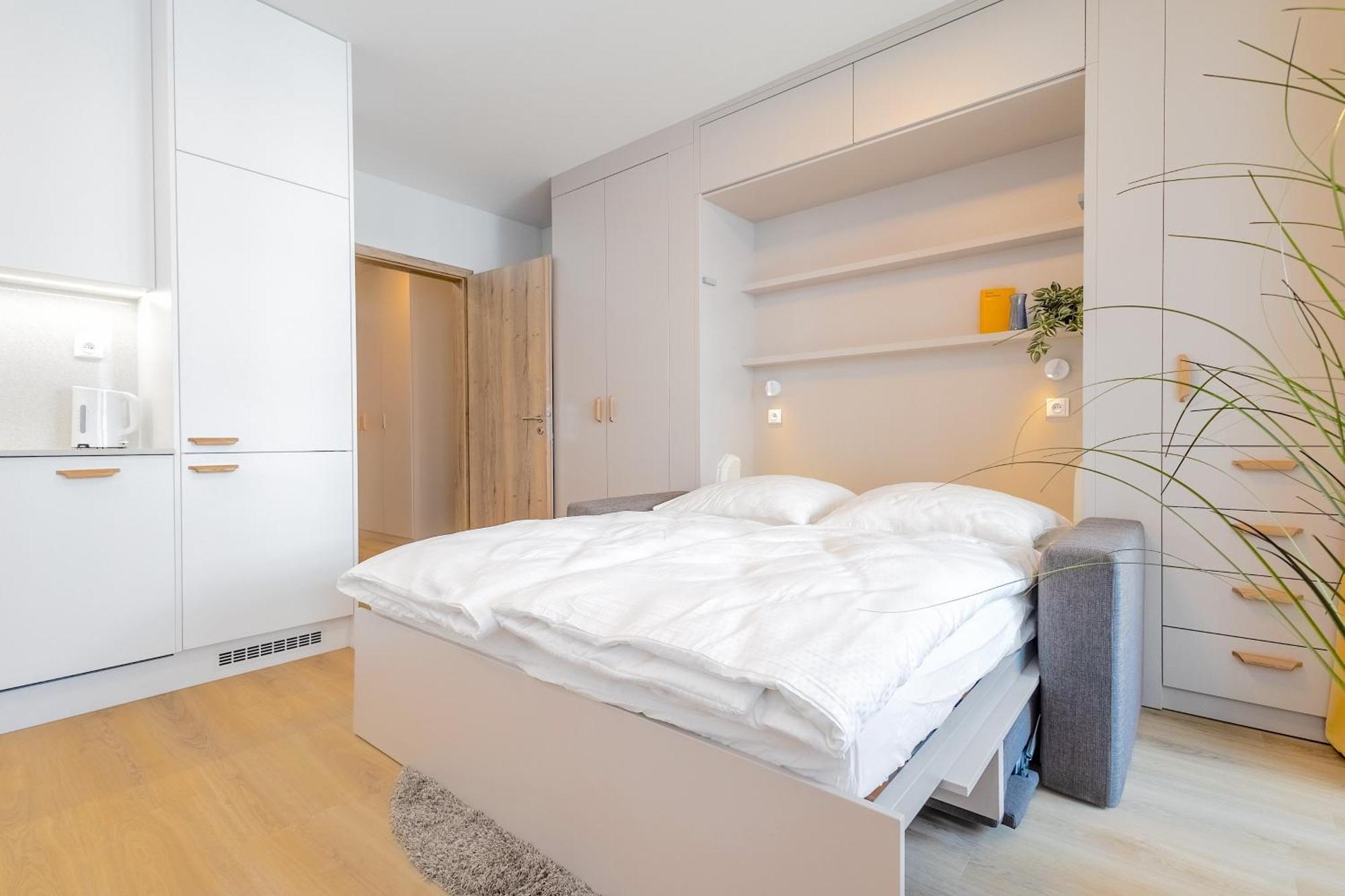 Yellow Apartment - Balcony, Free Parking, By Gravity פראג מראה חיצוני תמונה