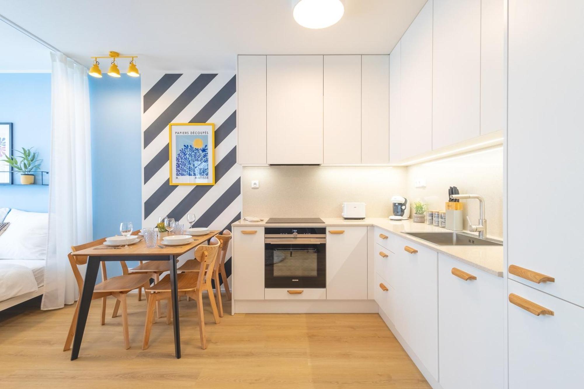 Yellow Apartment - Balcony, Free Parking, By Gravity פראג מראה חיצוני תמונה