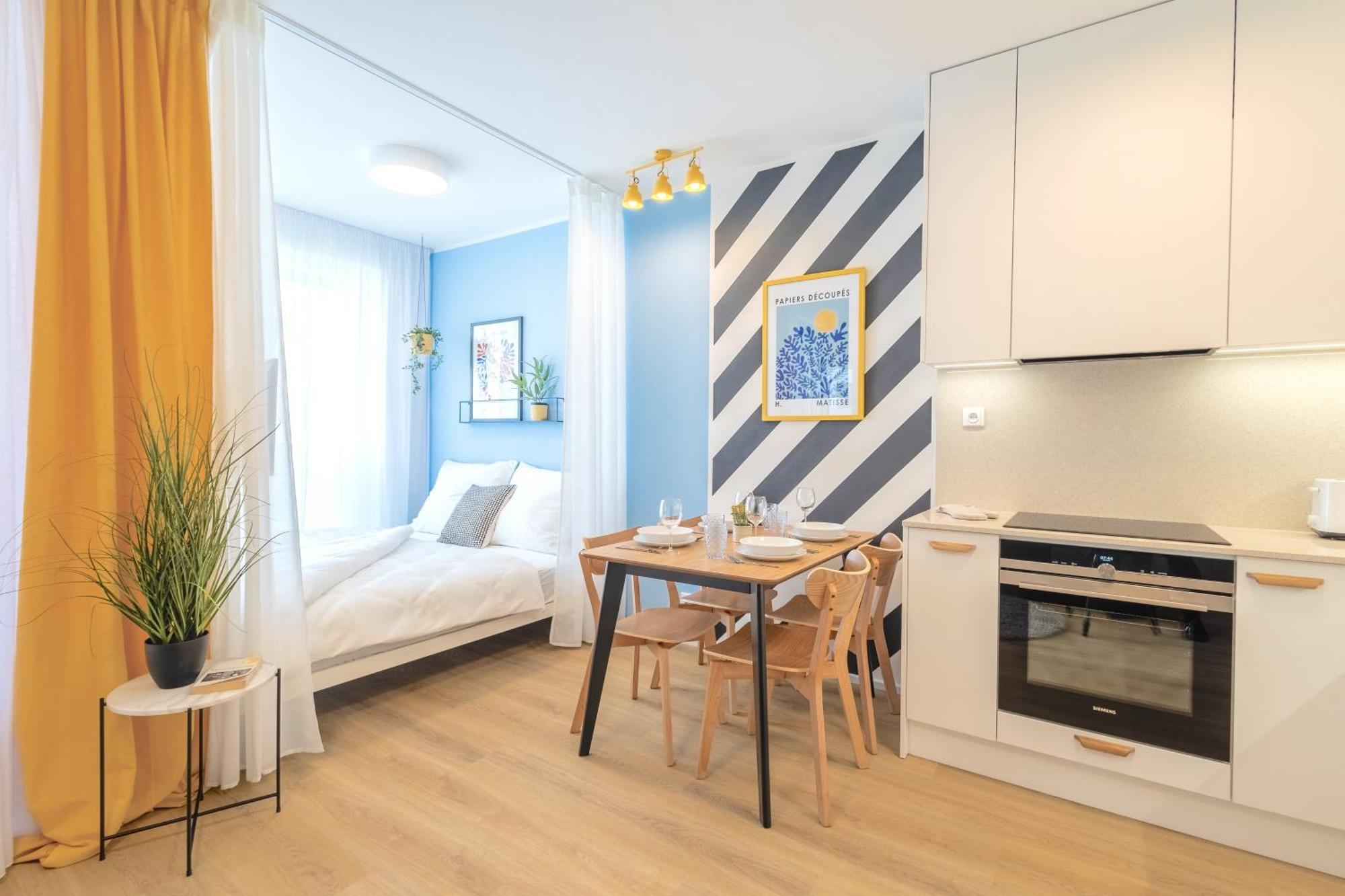 Yellow Apartment - Balcony, Free Parking, By Gravity פראג מראה חיצוני תמונה