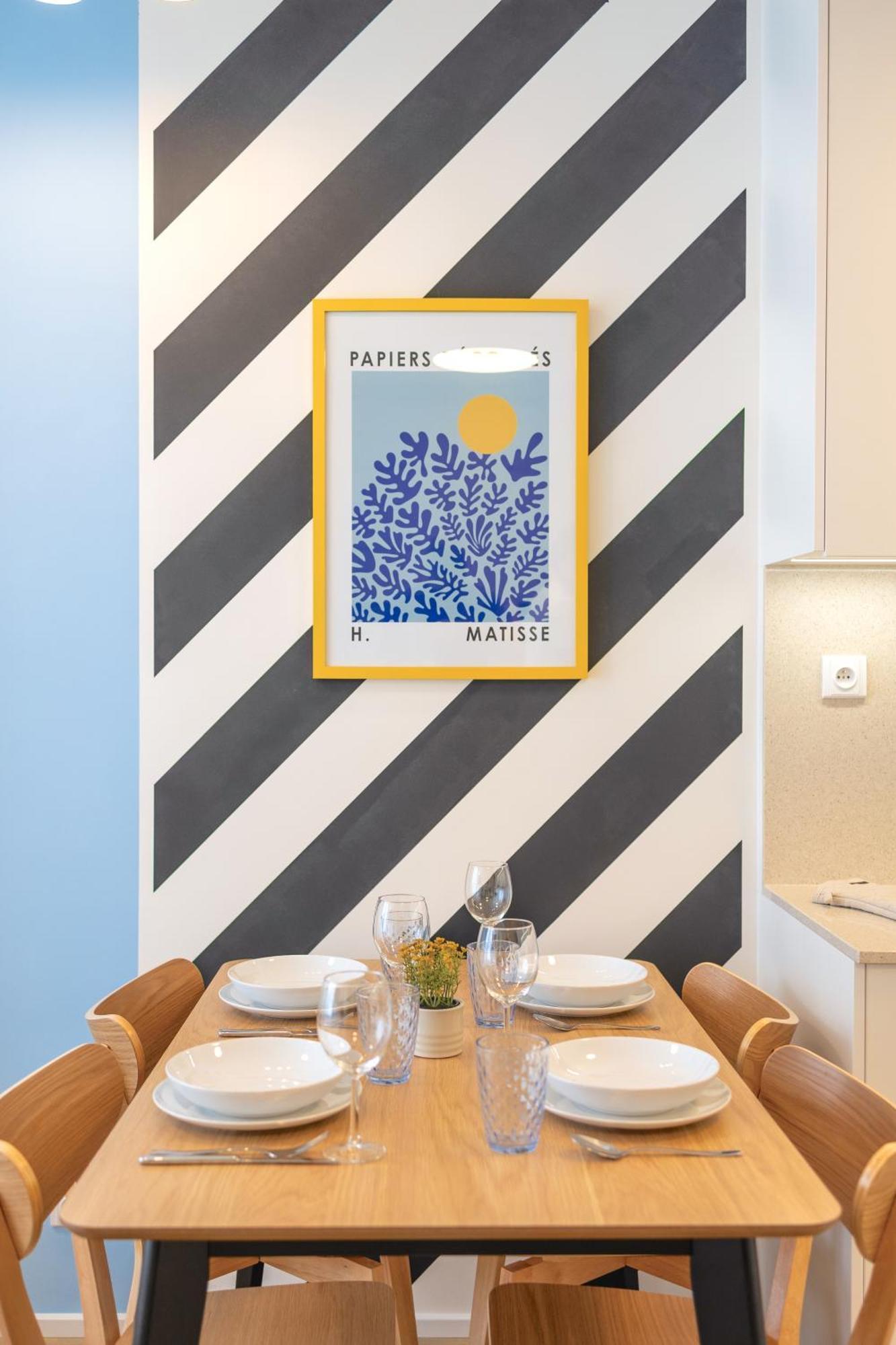 Yellow Apartment - Balcony, Free Parking, By Gravity פראג מראה חיצוני תמונה
