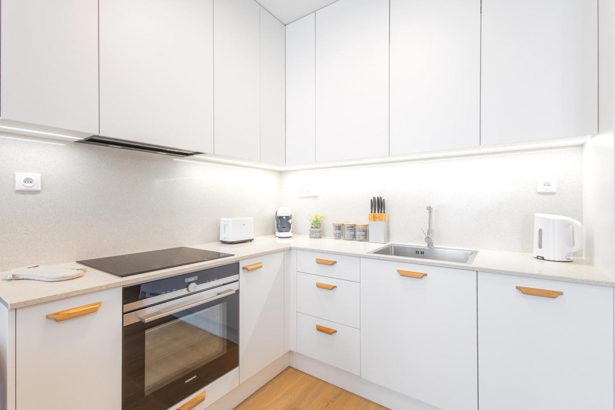 Yellow Apartment - Balcony, Free Parking, By Gravity פראג מראה חיצוני תמונה