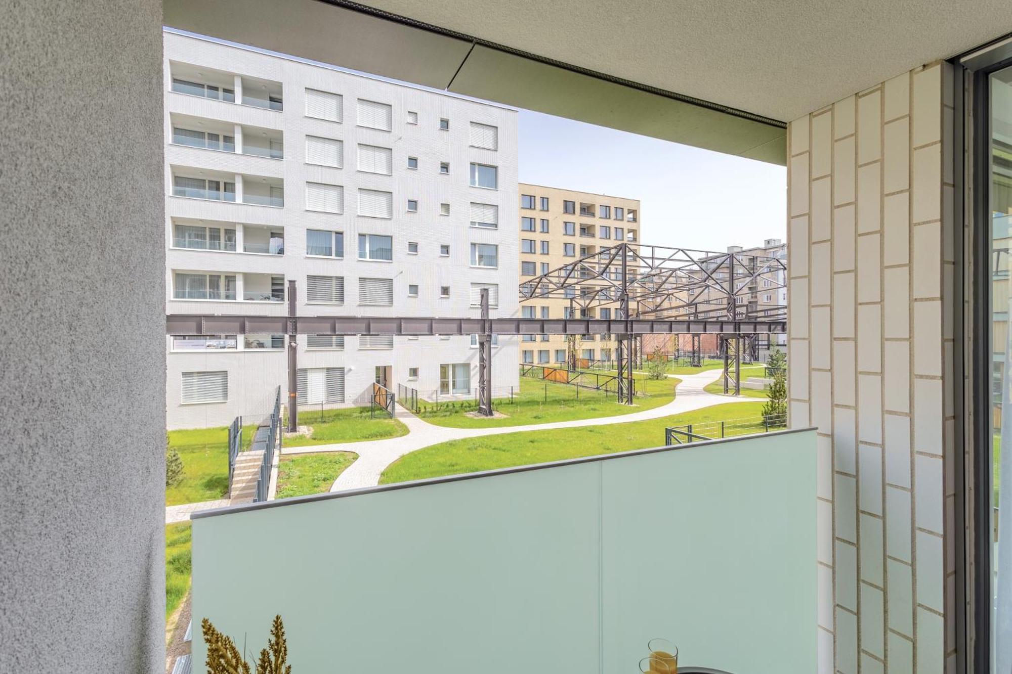 Yellow Apartment - Balcony, Free Parking, By Gravity פראג מראה חיצוני תמונה
