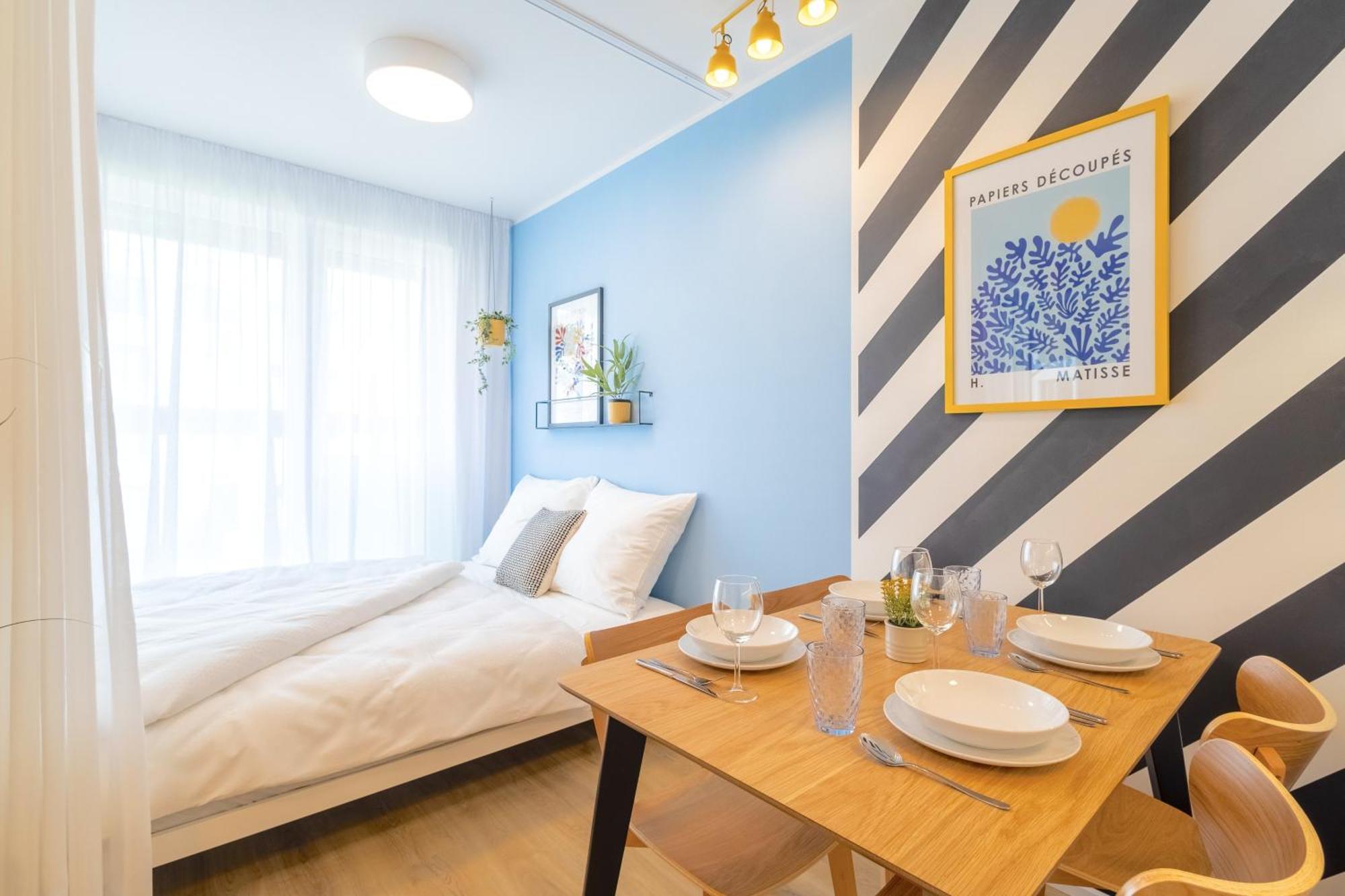 Yellow Apartment - Balcony, Free Parking, By Gravity פראג מראה חיצוני תמונה